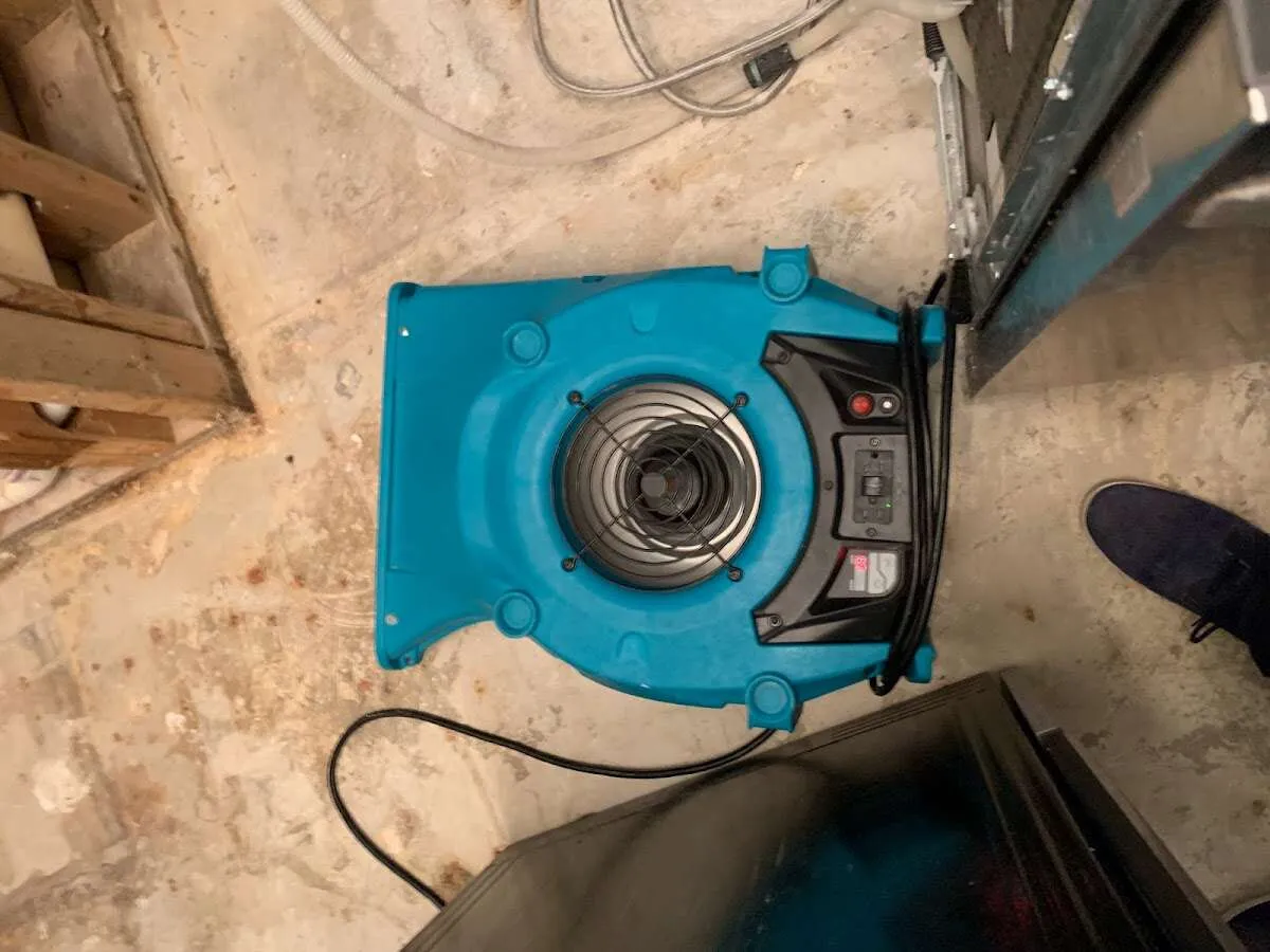 Air mover drying equipment for Mold Remediation & Removal in Cuyahoga Falls